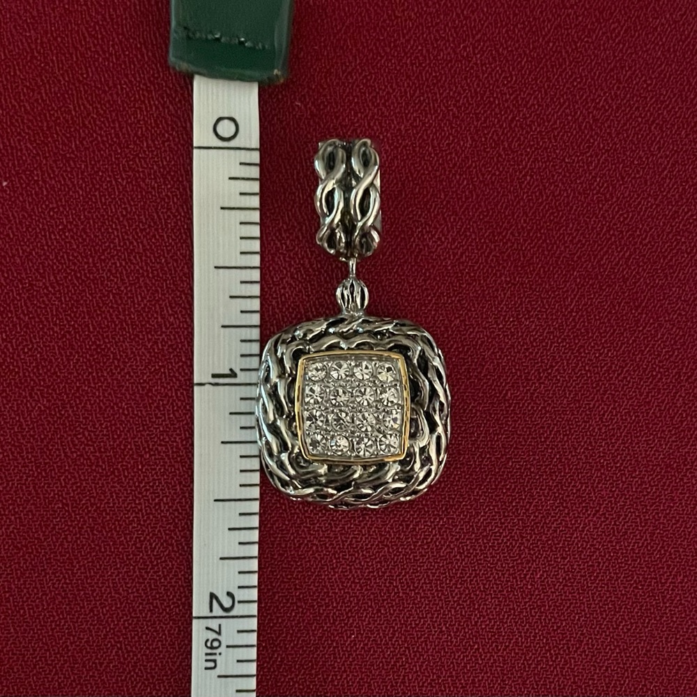 Elegant Rhinestone Pendant - Picture 3 of 4